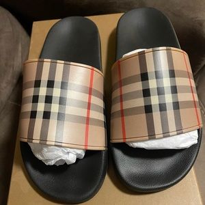 Burberry men slides